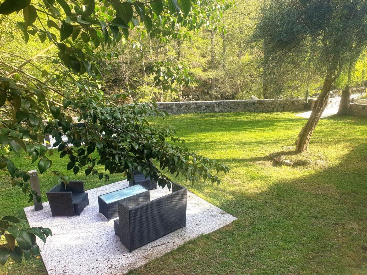 Les Jardins De La Glaciere Корте Екстериор снимка