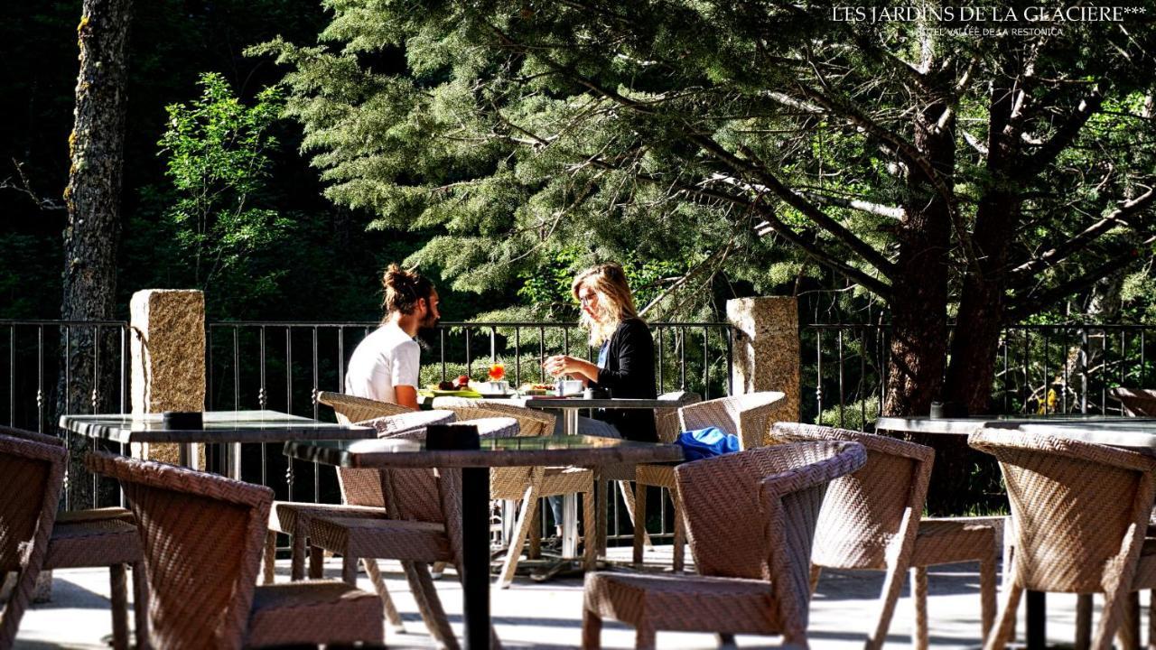 Les Jardins De La Glaciere Корте Екстериор снимка