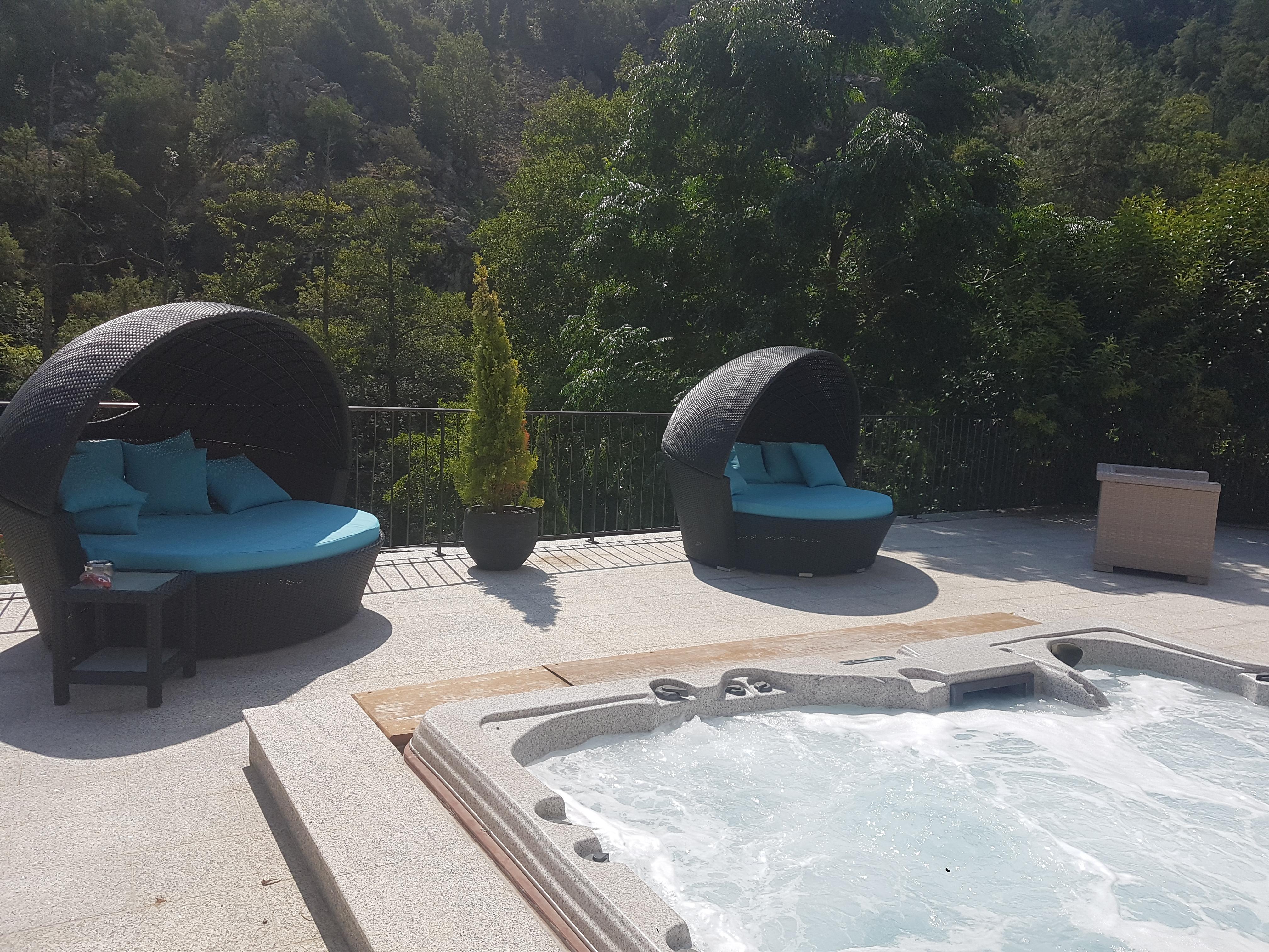 Les Jardins De La Glaciere Корте Екстериор снимка