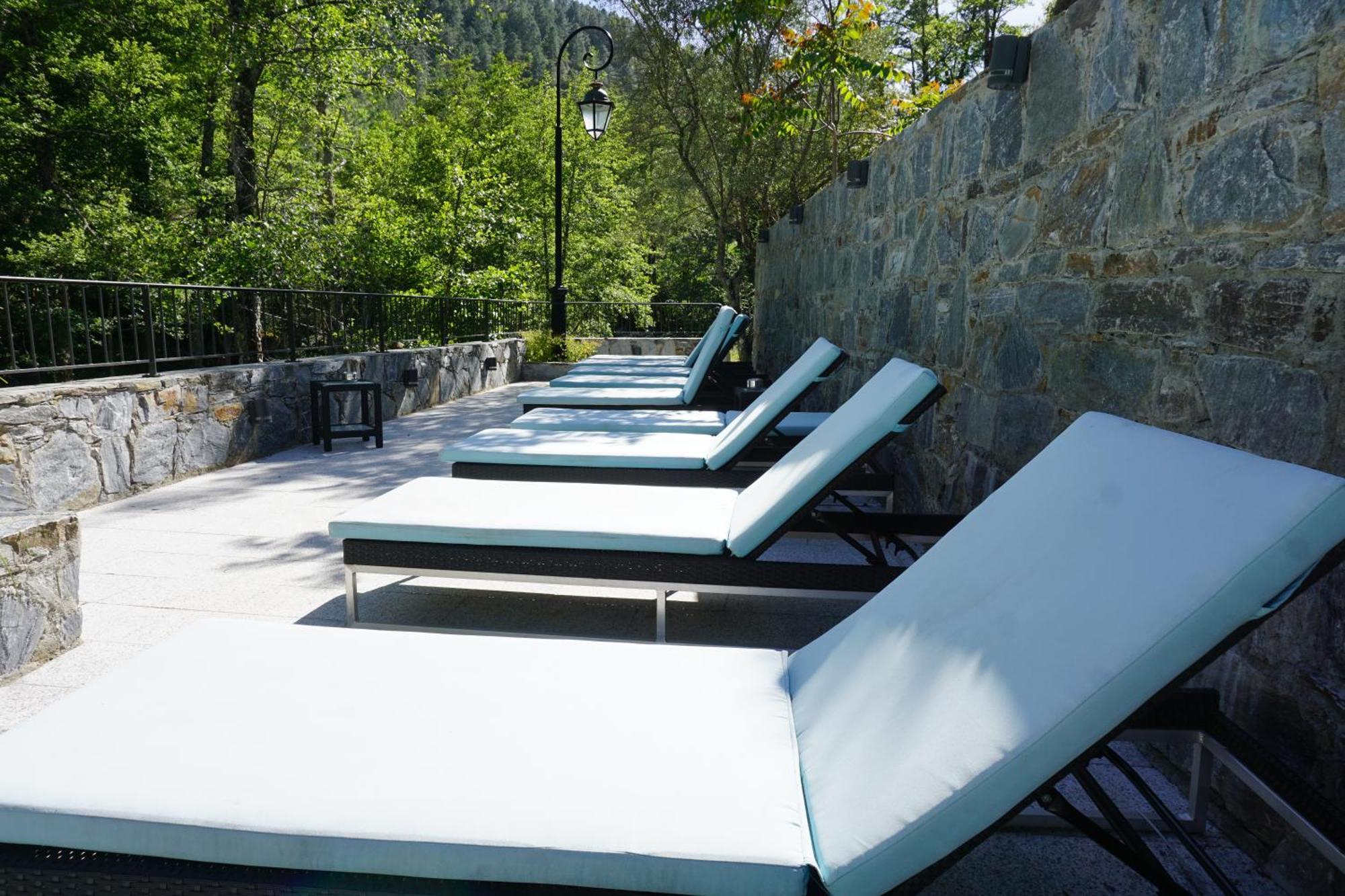 Les Jardins De La Glaciere Корте Екстериор снимка