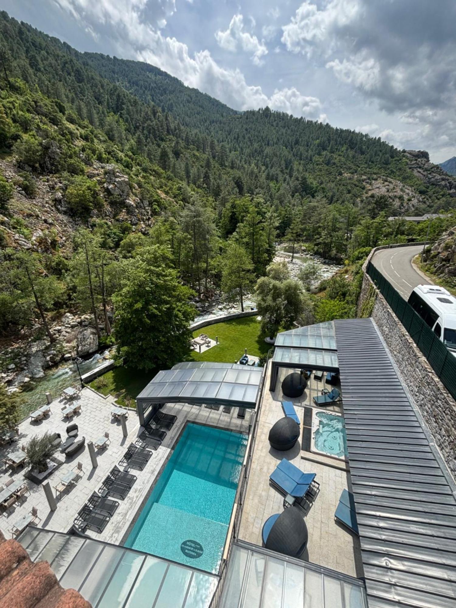 Les Jardins De La Glaciere Корте Екстериор снимка