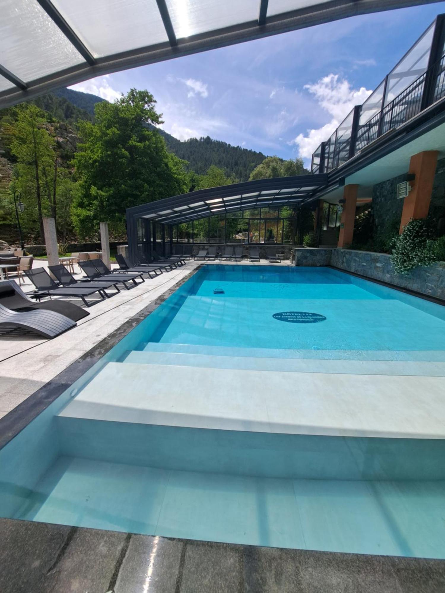 Les Jardins De La Glaciere Корте Екстериор снимка