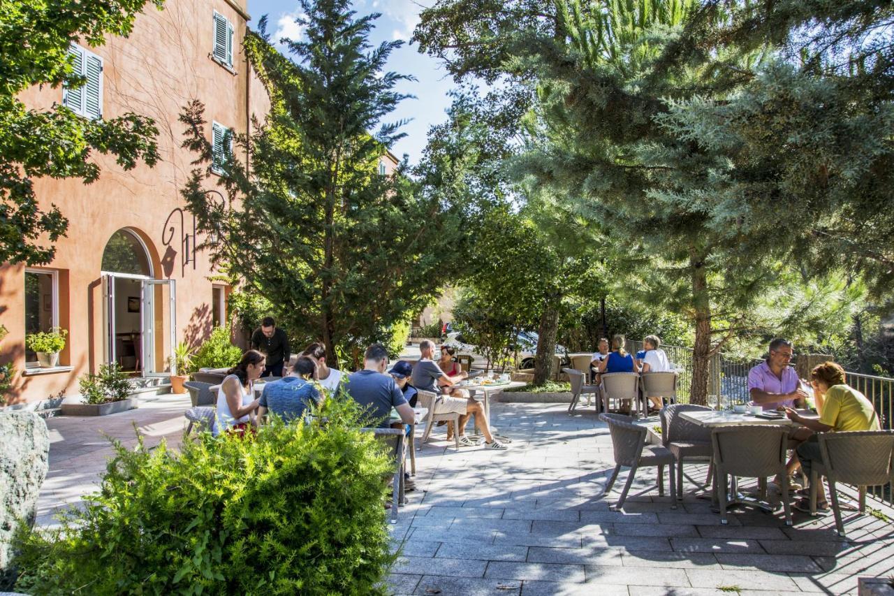 Les Jardins De La Glaciere Корте Екстериор снимка